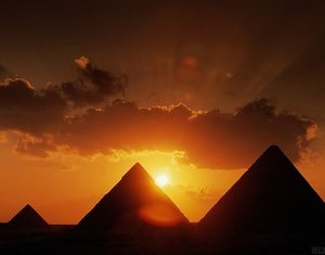 Где находятся египетские пирамиды